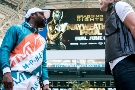 faceoff Mayweather