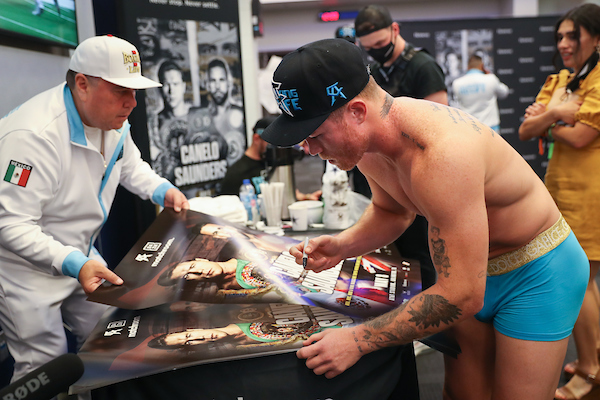 Canelo signs autographs after tko win