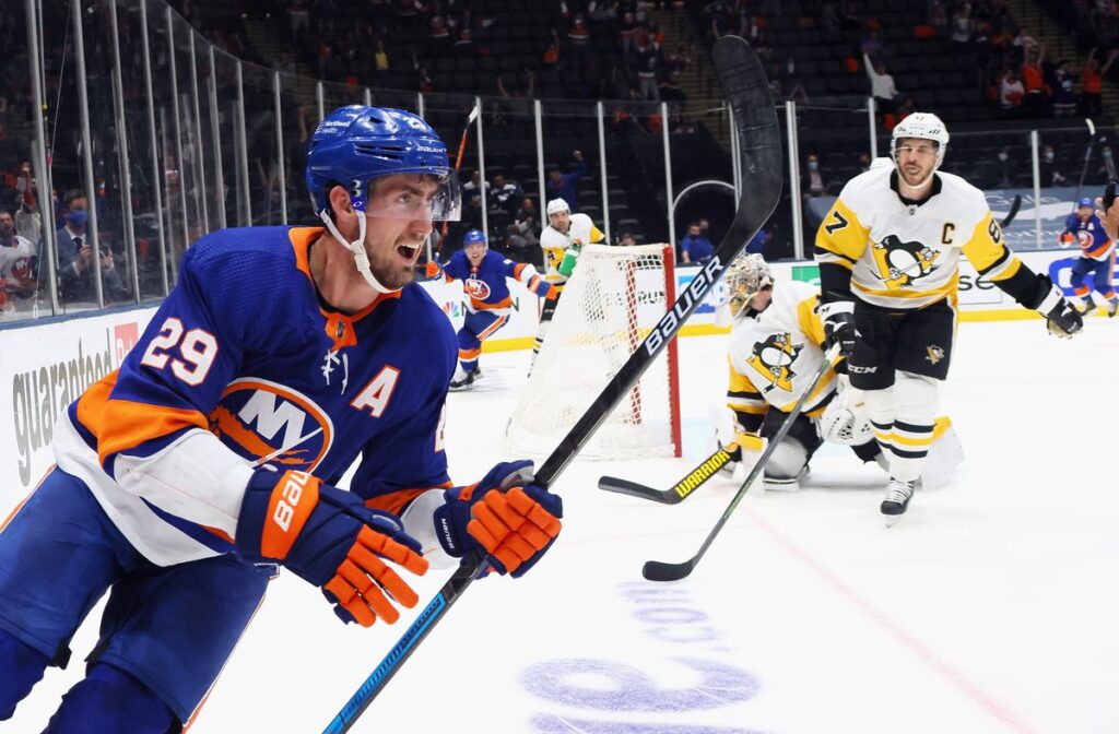 Islanders will face Bruins