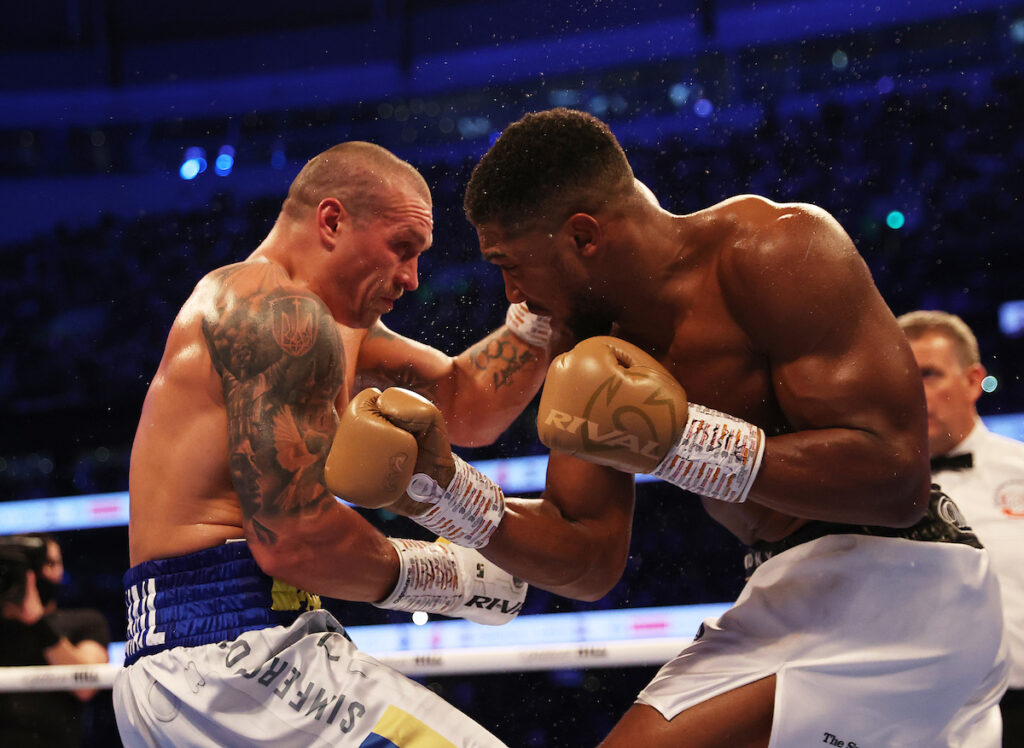 Usyk fight action vs AJ